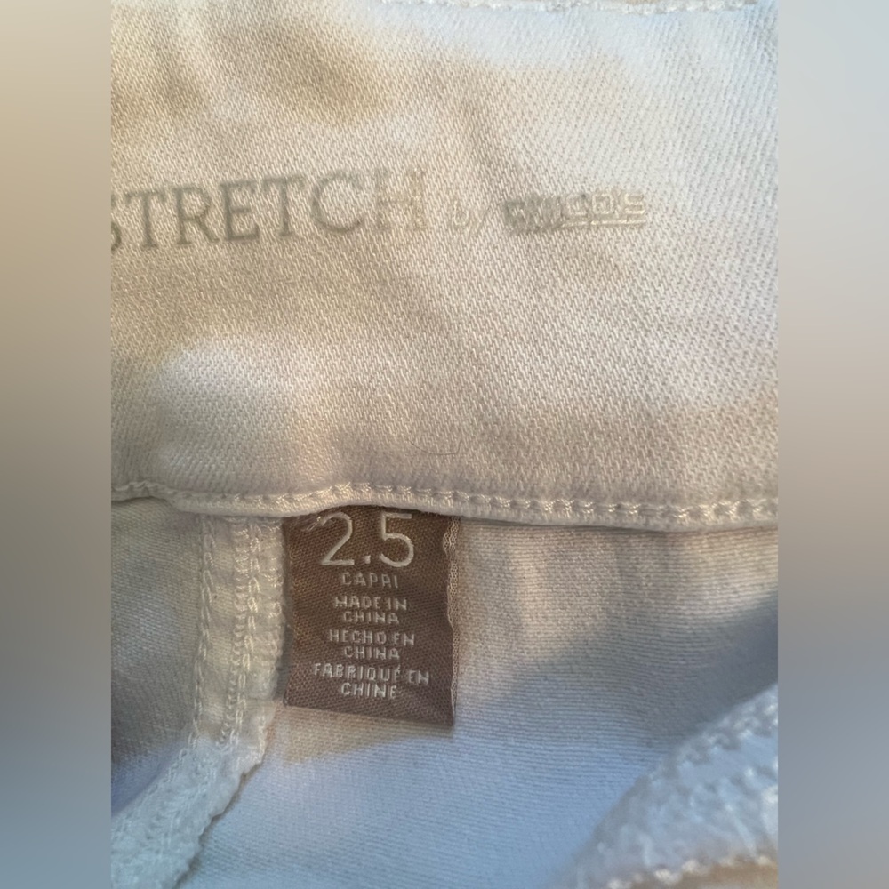 Chico's Perfect Stretch White Capris Size 2.5 - Picture 9 of 13
